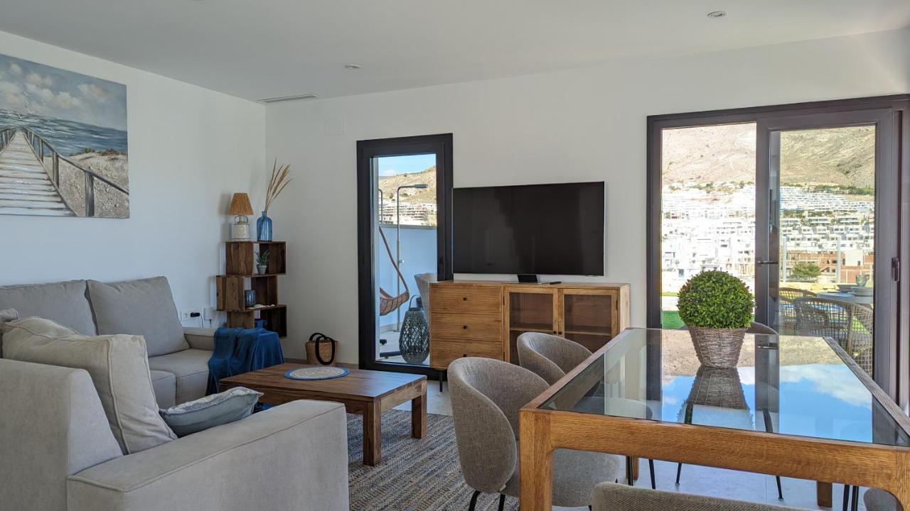 フィネストラットPanoramic Pool & Mountains Houseアパートメント エクステリア 写真